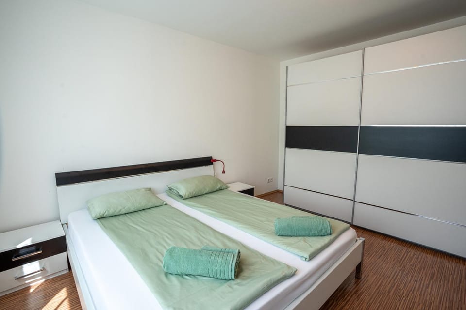 Bed, Bedroom, wardrobe