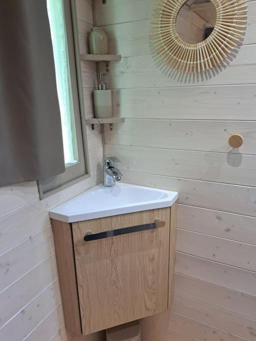 Magnifique roulotte en plein nature Apartment in Pays de la Loire