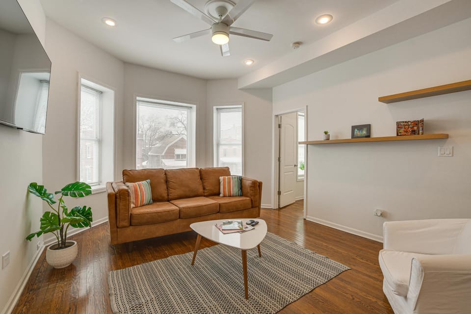 ‘Cozi Crib23’ 4 Mi to Obama Center, Soldier Field Apartment in Englewood