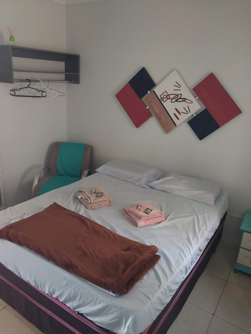 Kit Net 5 azul cama casal Apartment in Maringá