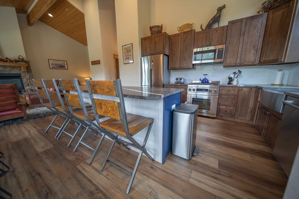 Campfire Mountain 6 by SummitCove Lodging in Colorado House in Keystone