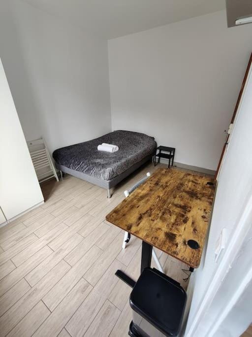 Studio Tour Eiffel Apartment in Île-de-France