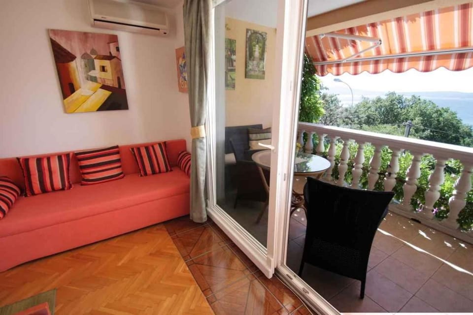 Balcony/Terrace, Seating area, Bedroom, air conditioner