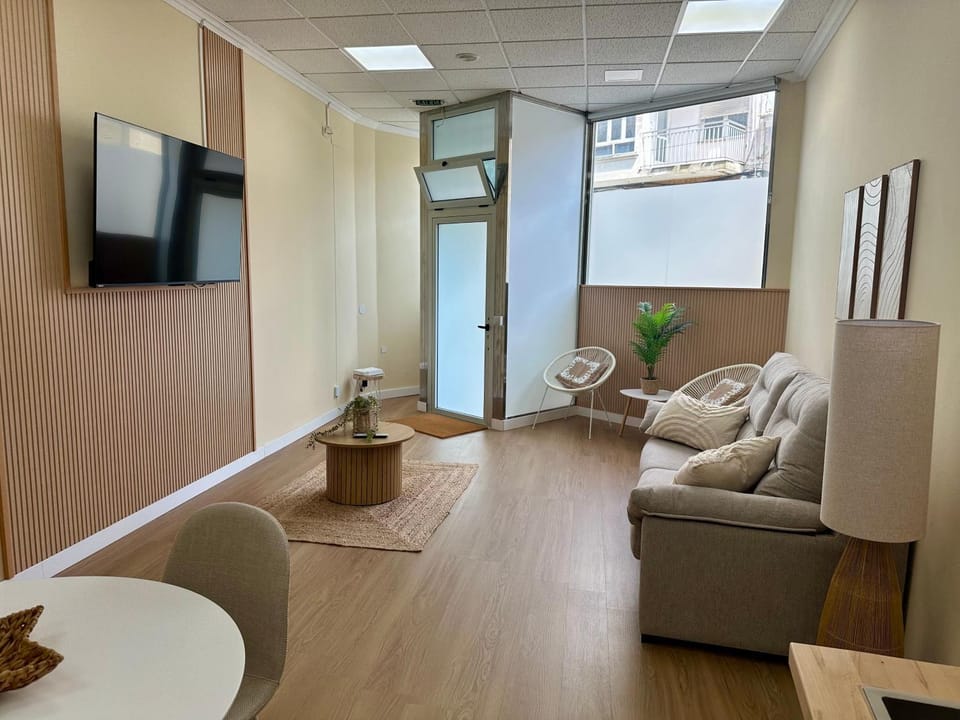 Communal lounge/ TV room, TV and multimedia, Living room, Seating area