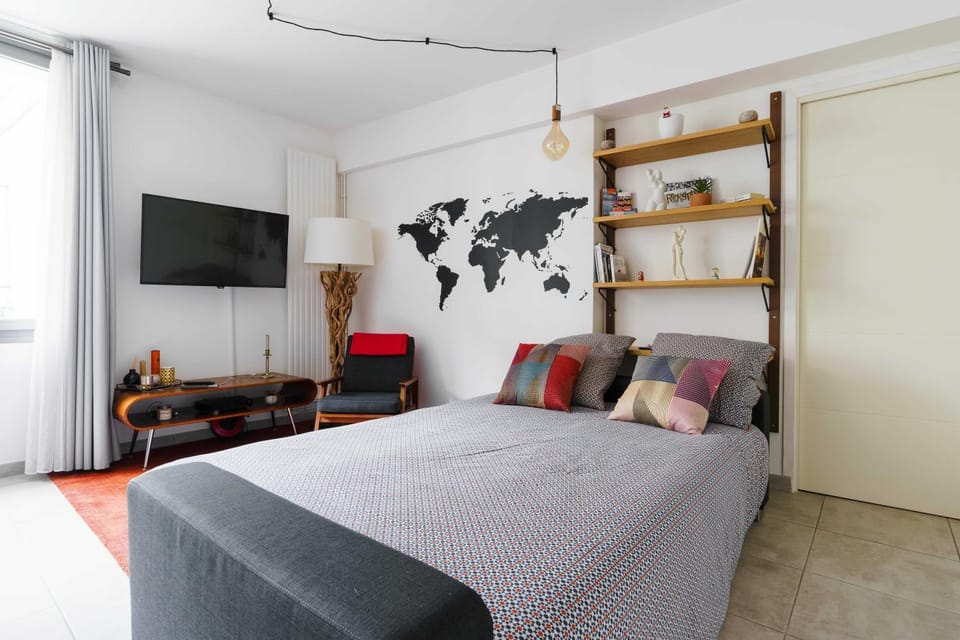 Bright and Airy 1BD Apartment Quartier de la Gare Apartment in Paris