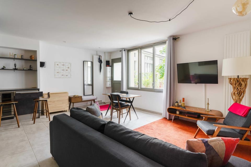 Bright and Airy 1BD Apartment Quartier de la Gare Apartment in Paris