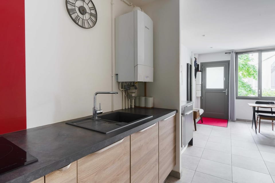 Bright and Airy 1BD Apartment Quartier de la Gare Apartment in Paris