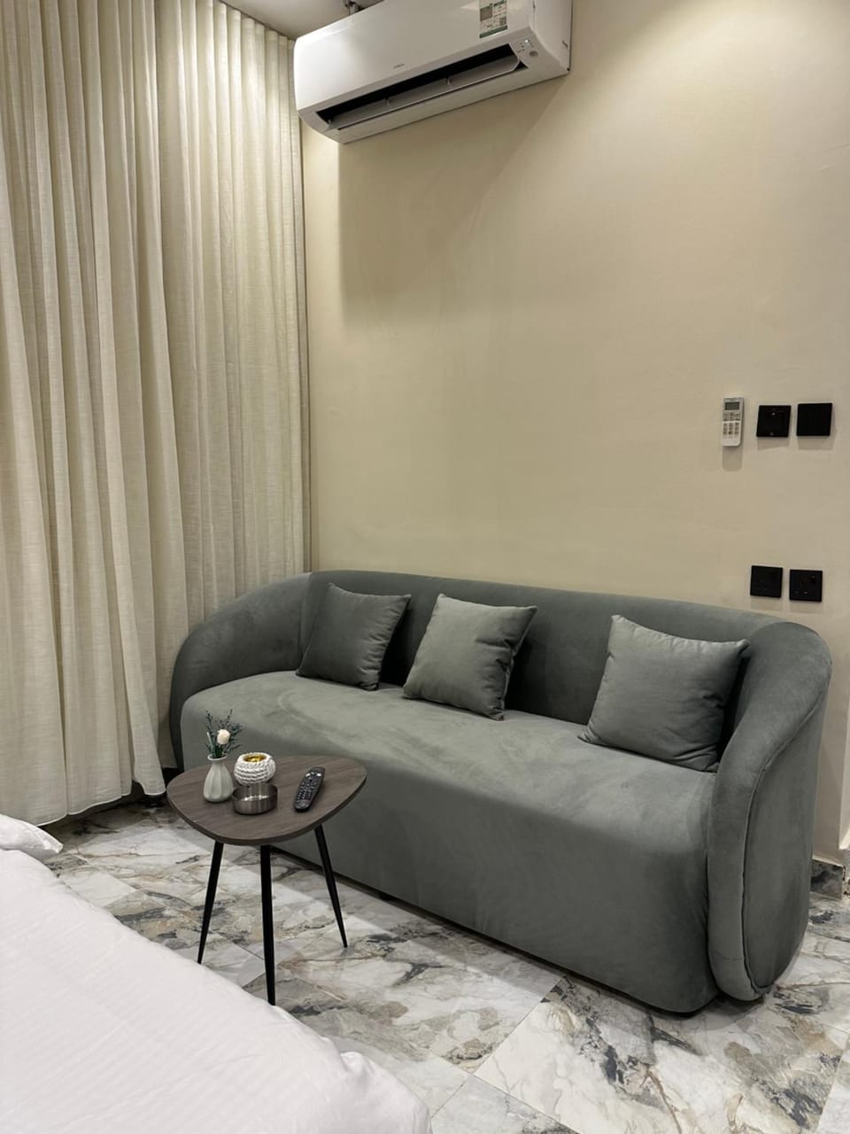 شقة استديو تصميم أنيق هادئ دخول ذاتي العقيق 6b بالقرب من البولفيارد Apartment in Riyadh