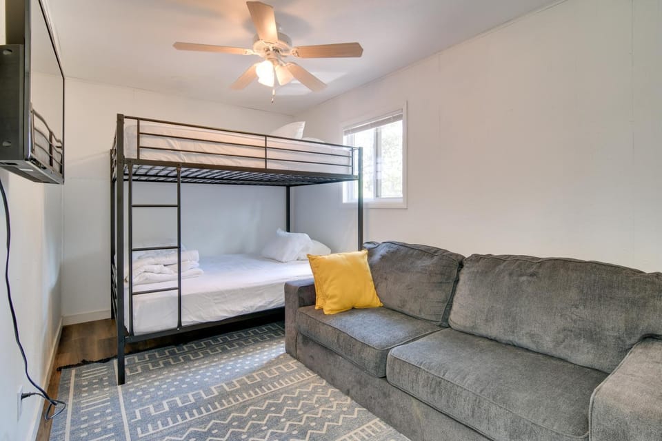 Table Rock Lake Condo: Community Dock & Pool House in Kimberling City