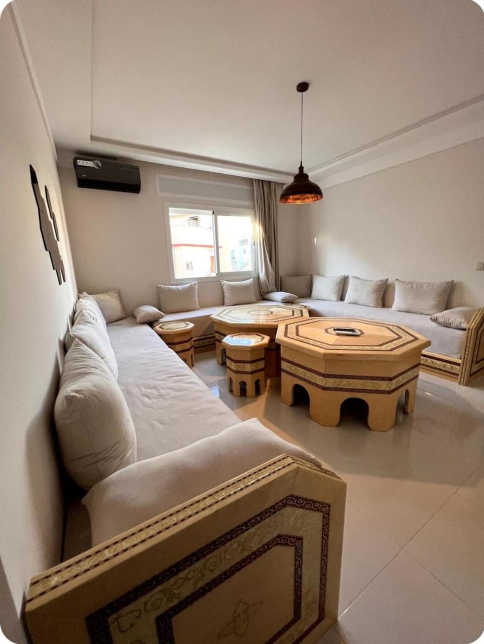 Living room, Seating area, Dining area, air conditioner
