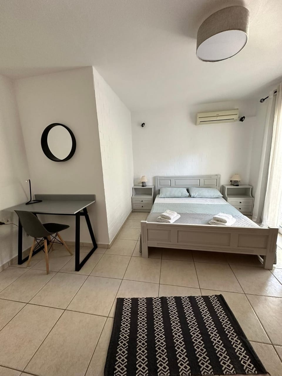 Bed, Photo of the whole room, Bedroom, air conditioner