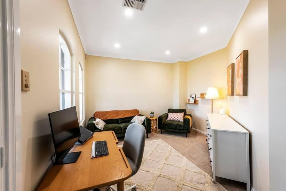 TV and multimedia, Seating area