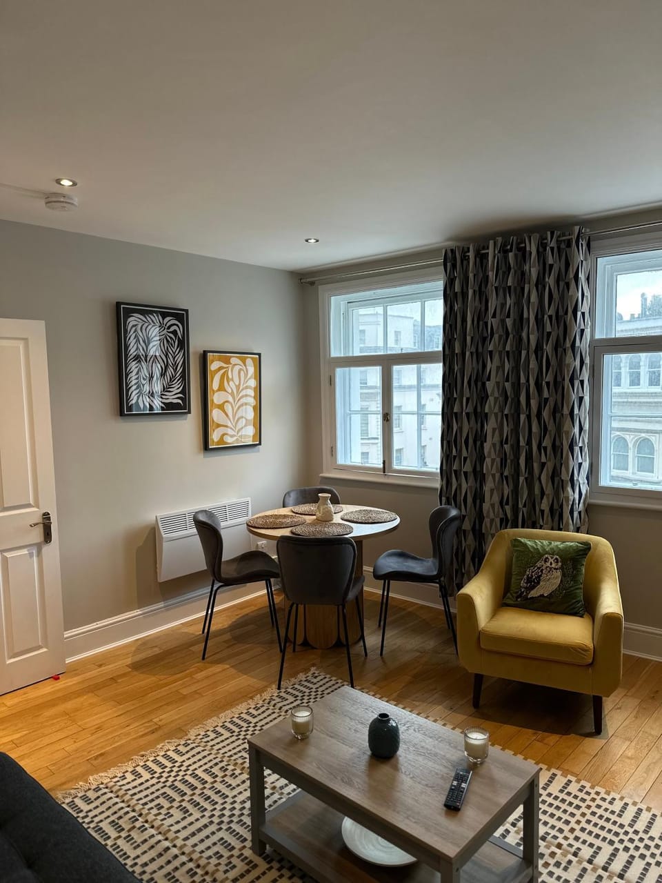 Living room, Dining area
