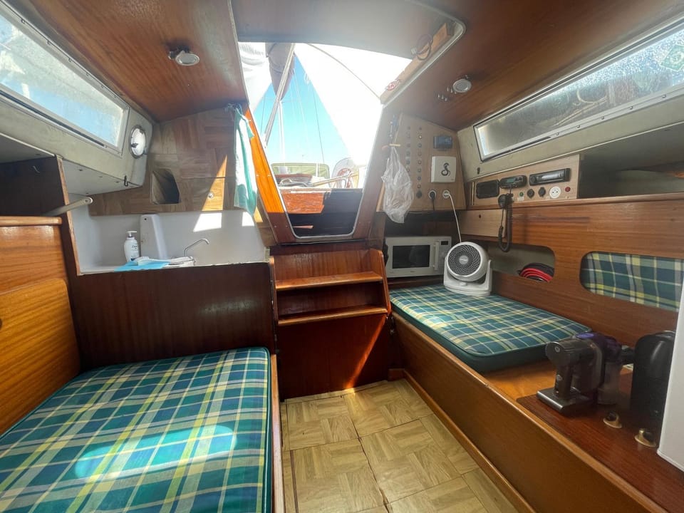 Yacht Studio Galarne Docked boat in Saint-Raphael