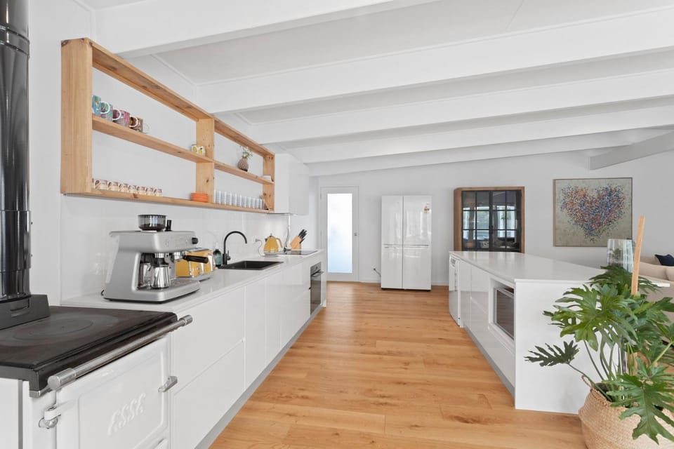The Bay Haus by Book Jervis Bay - Luxury Escape with Private Pool, minutes to Jervis Bay's beaches House in Vincentia