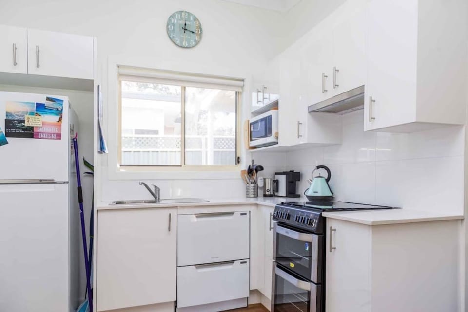 The Getaway Jervis Bay by Book Jervis Bay - IN THE Heart OF Vincentia House in Vincentia