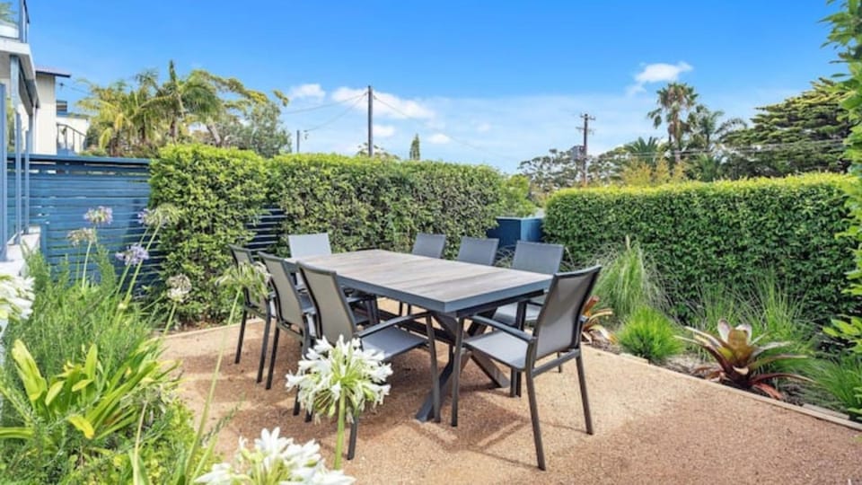 Vincentia Style by Book Jervis Bay - Only 150m to the Beach - Free Wifi & Chrome Cast House in Vincentia