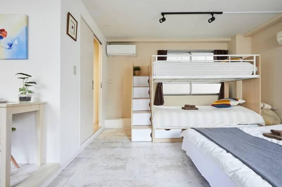 Bed, Living room, Bedroom