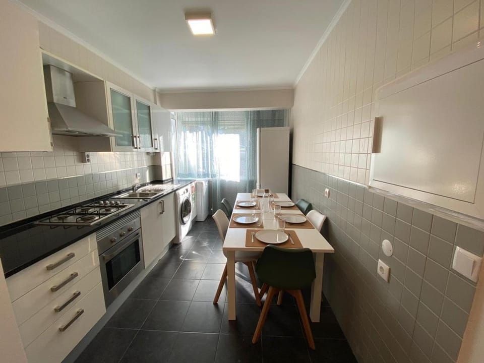Kitchen or kitchenette, Dining area, dishwasher, oven, stove