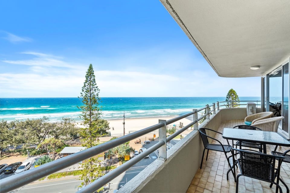 Natural landscape, View (from property/room), Balcony/Terrace, Seating area, Beach, Sea view