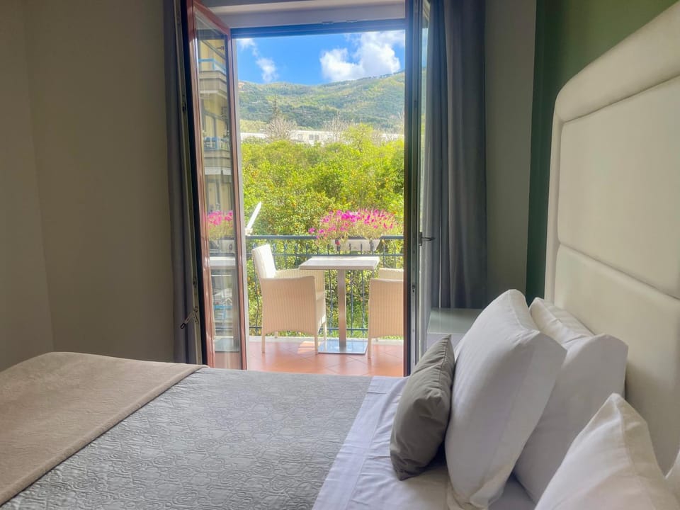 Natural landscape, Balcony/Terrace, Mountain view