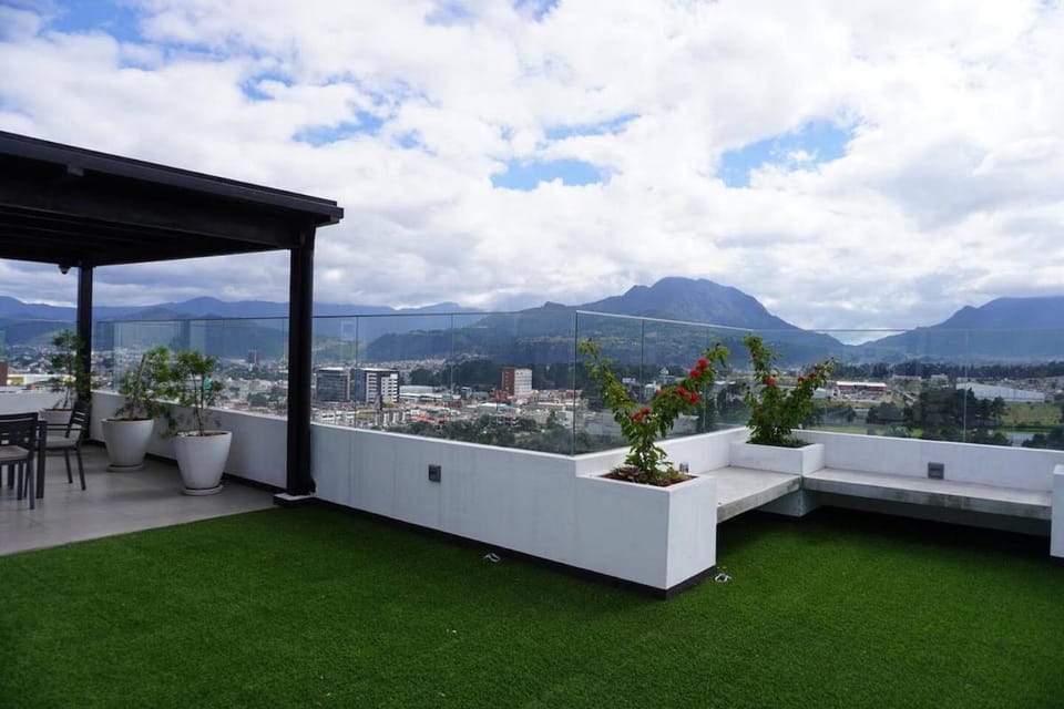 Balcony/Terrace, Mountain view