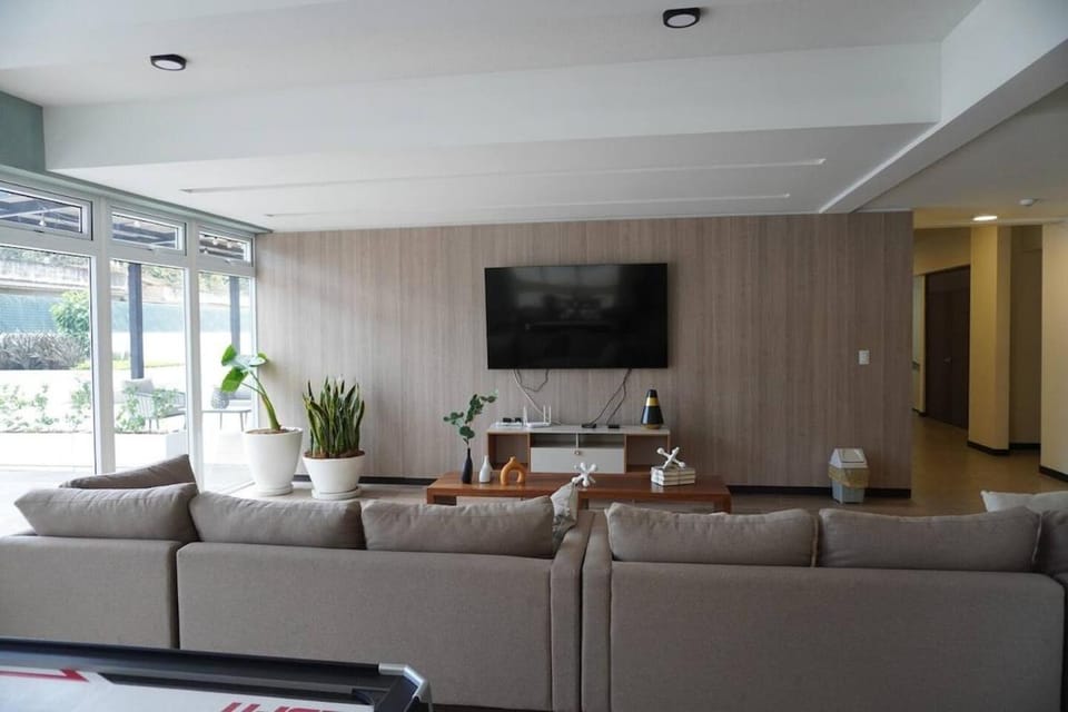 Communal lounge/ TV room, TV and multimedia