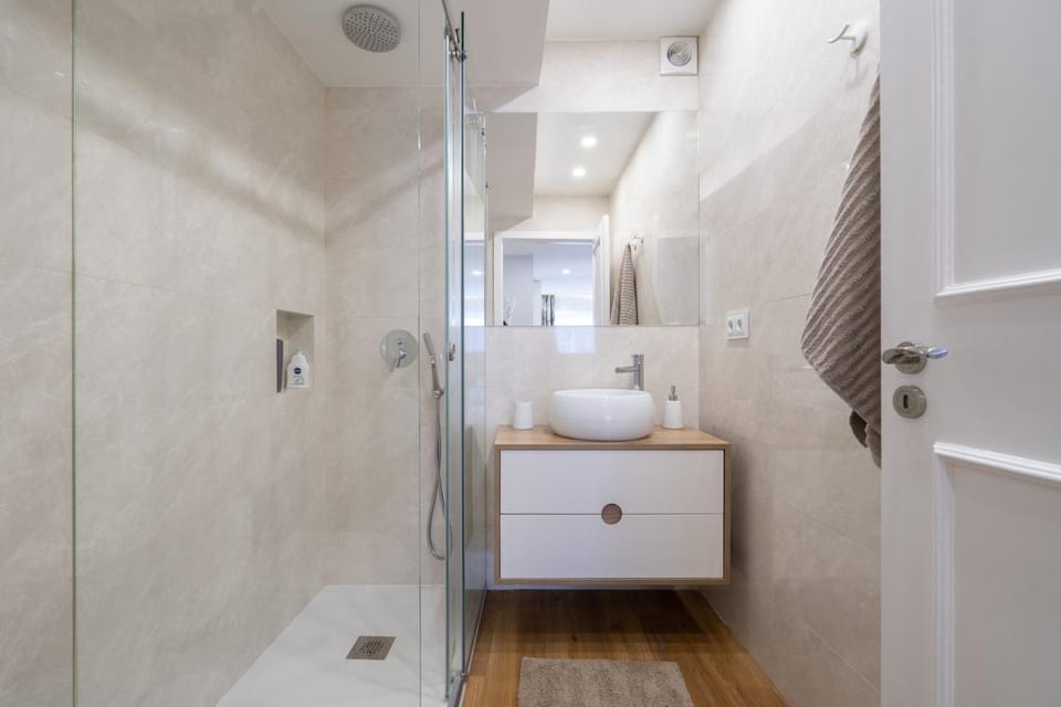 GuestReady - Stylish stay with balcony in Gaia Apartment in Vila Nova de Gaia