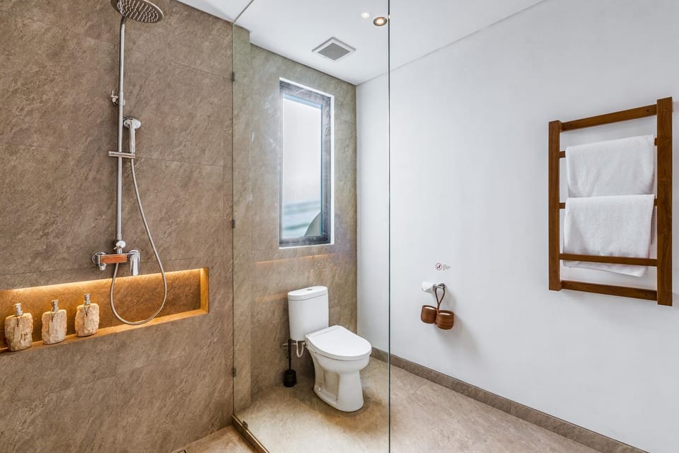 Shower, Bathroom, towels