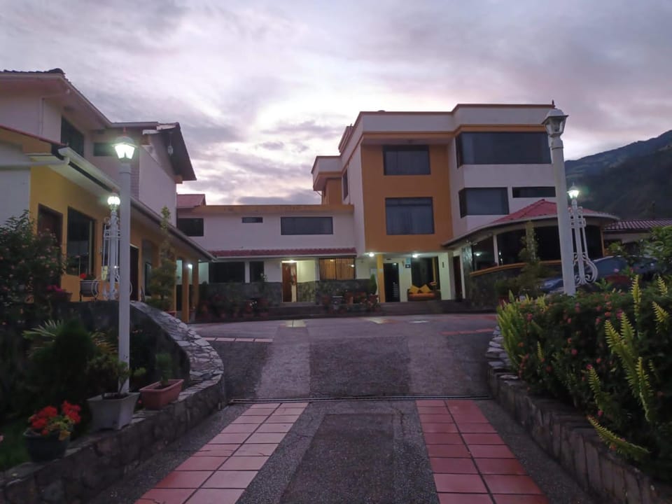 Hostal Monte Carmelo Hostel in Banos
