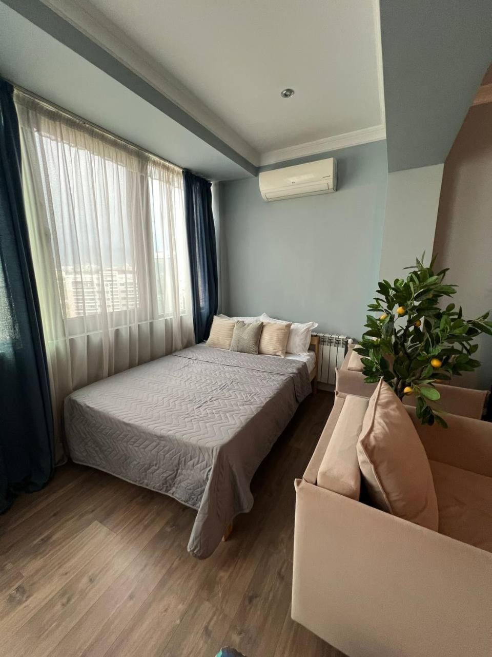 Bed, air conditioner