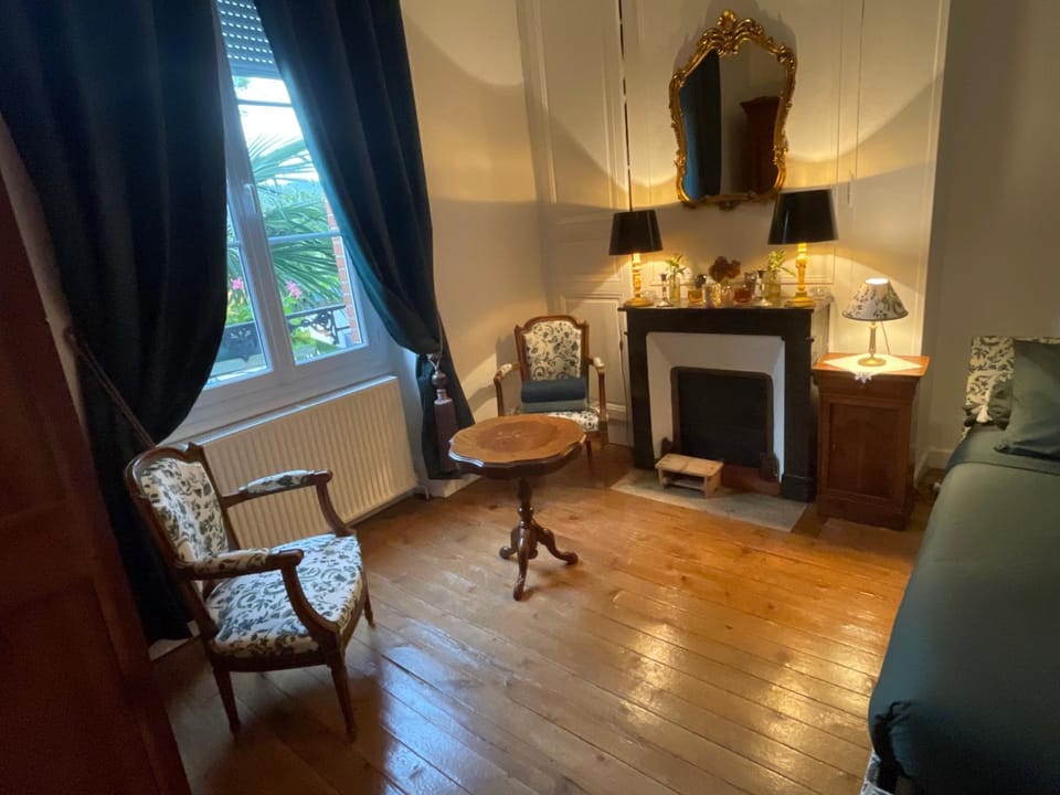 Les glycines Bed and Breakfast in Centre-Val de Loire