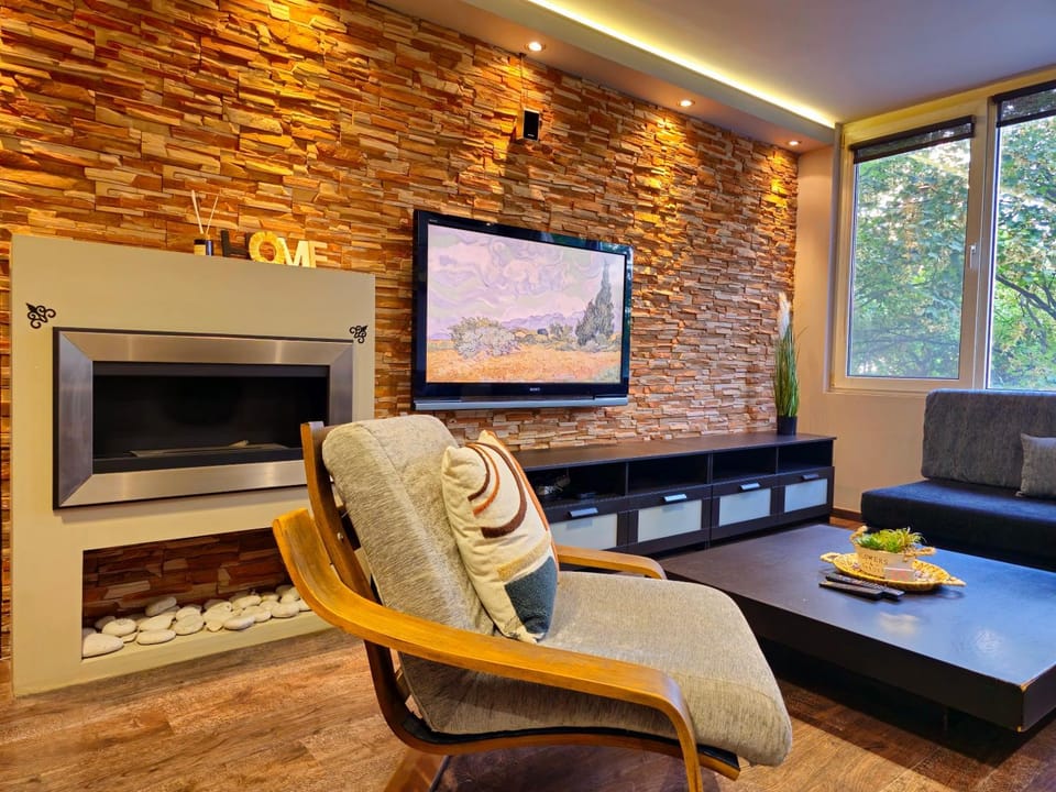TV and multimedia, Living room, Seating area