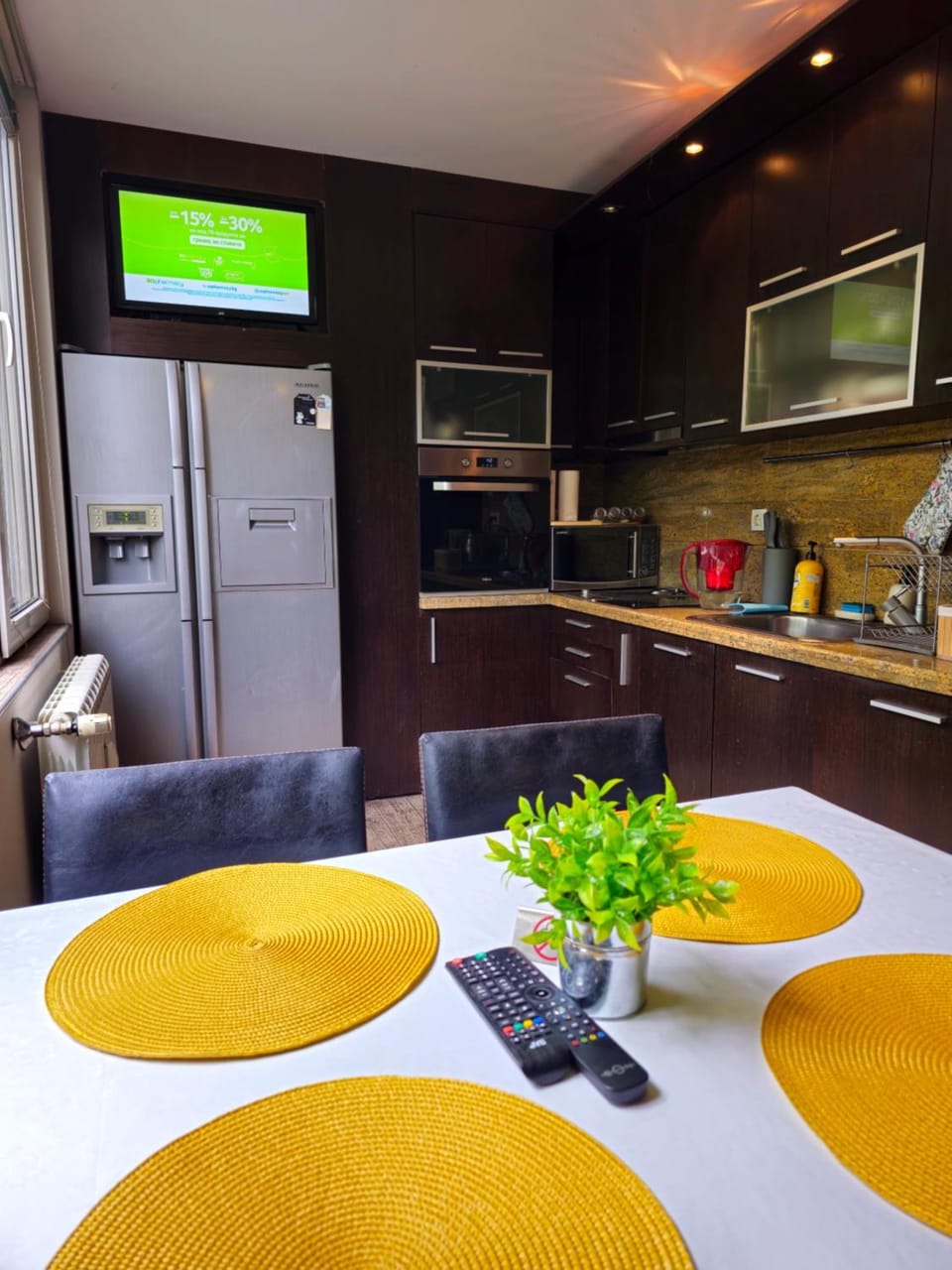 Food and drinks, Dining area, dishwasher, microwave, oven, stove, kitchen