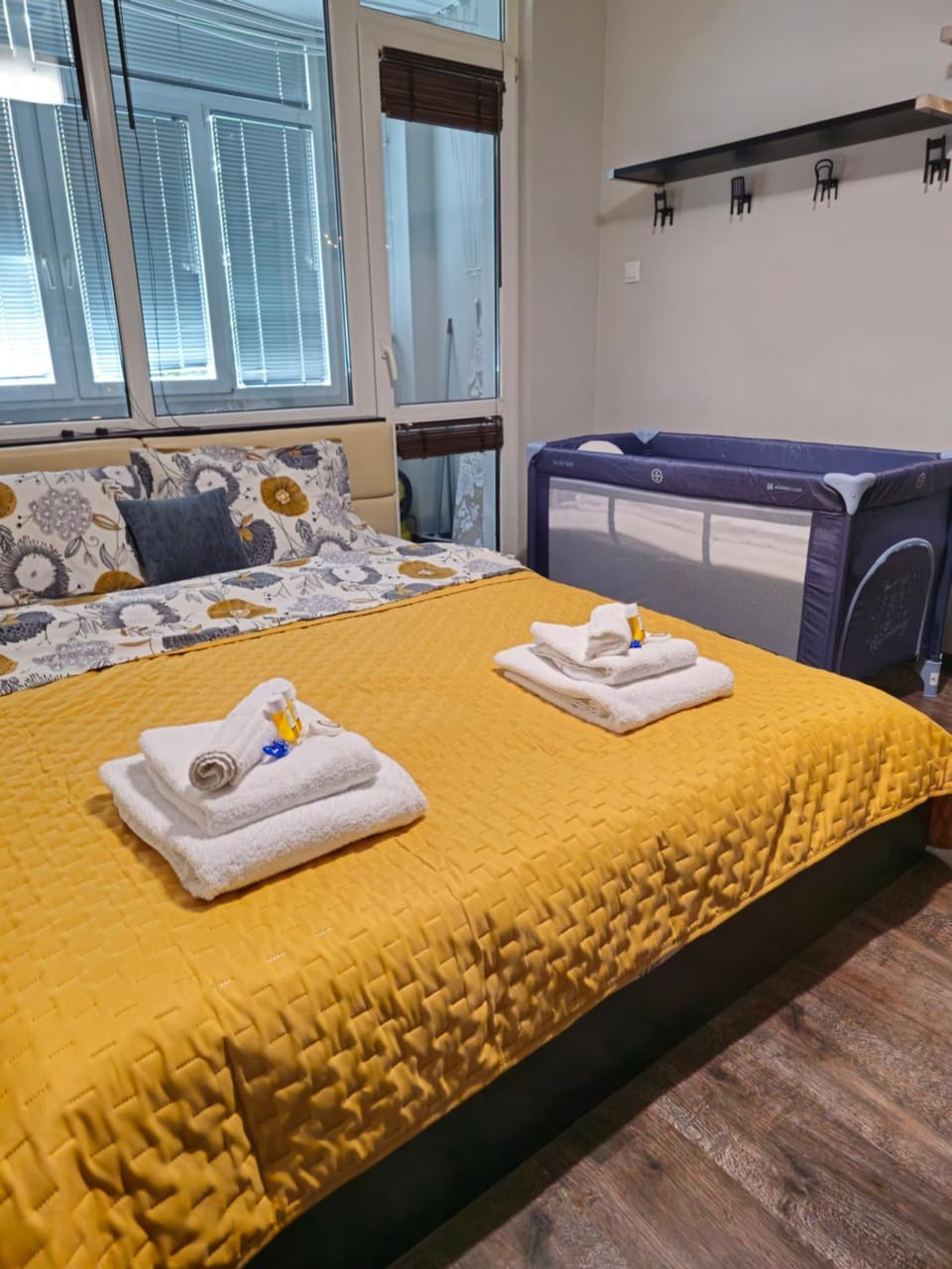 Bed, Photo of the whole room, Bedroom, towels