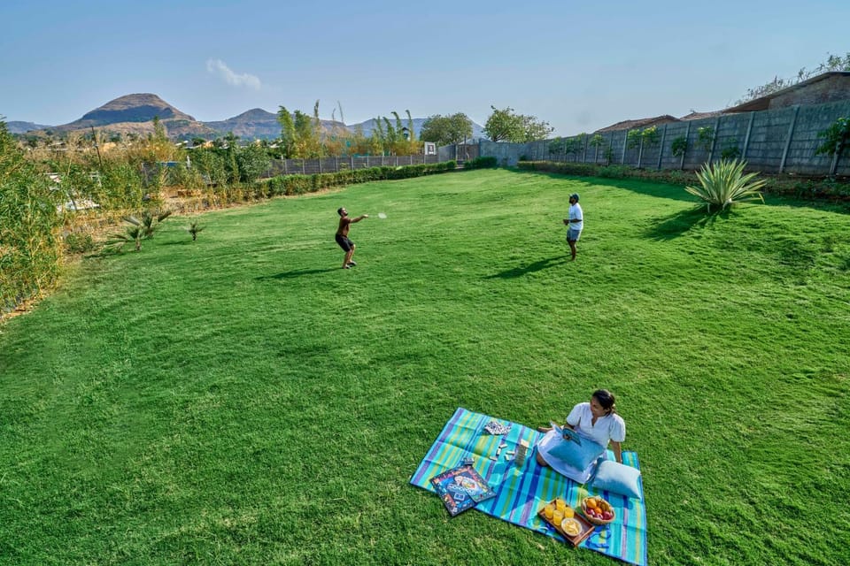 Property building, Spring, Day, People, Natural landscape, Garden, Garden view, Mountain view, children, group of guests