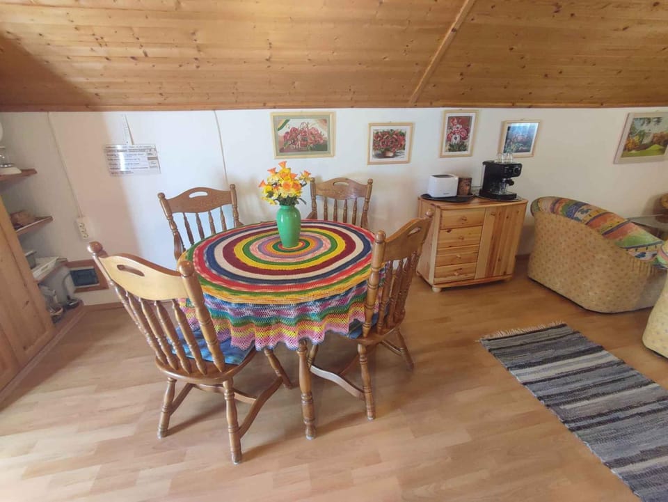 Coffee/tea facilities, Dining area