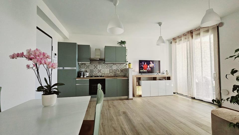 Kitchen or kitchenette, Living room