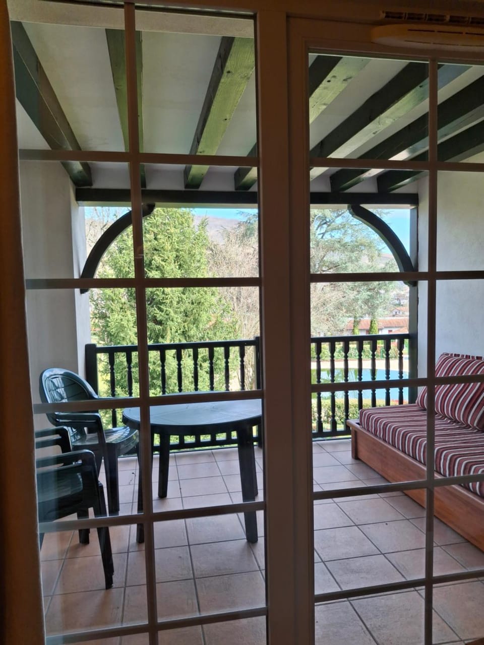 Appartement avec piscine et wifi SJPP UHART CIZE Apartment in French Basque Country
