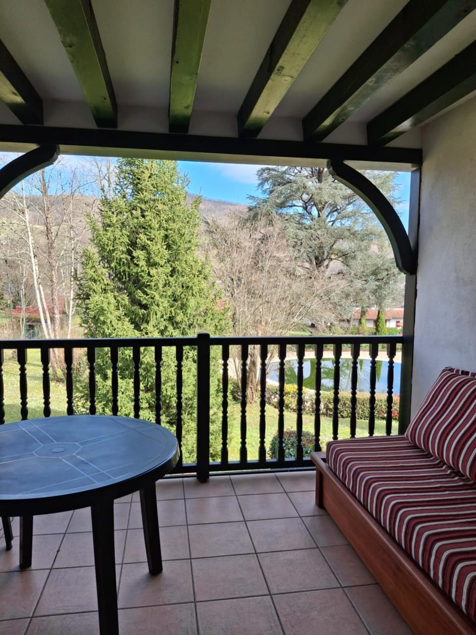 Appartement avec piscine et wifi SJPP UHART CIZE Apartment in French Basque Country