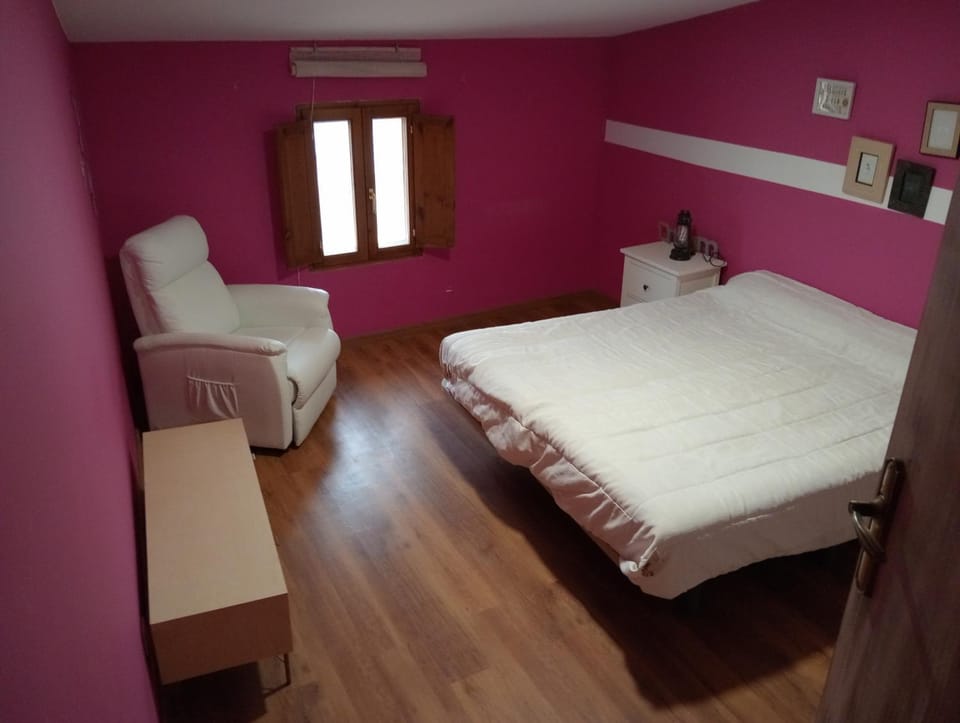 Casa bonita familiar House in Aragon