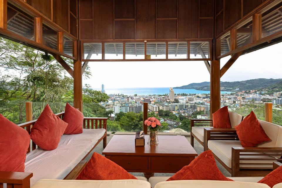 Patio, Natural landscape, View (from property/room), Balcony/Terrace, Seating area, City view, Mountain view, Sea view