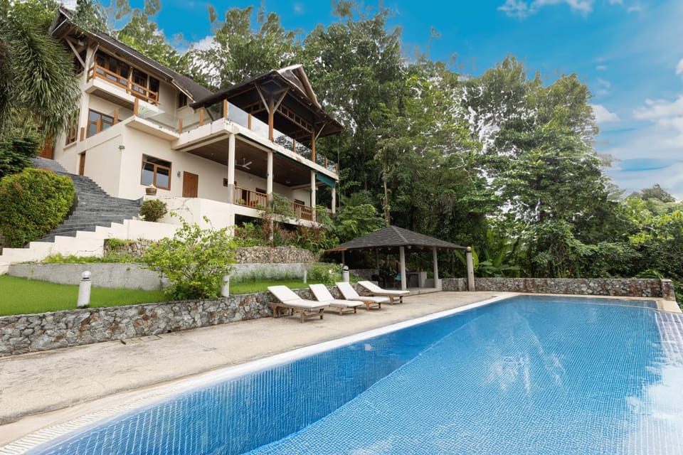 Property building, Patio, Day, Garden view, Swimming pool, sunbed