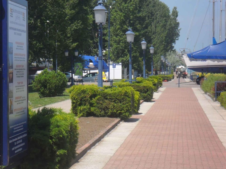 Nearby landmark, Summer