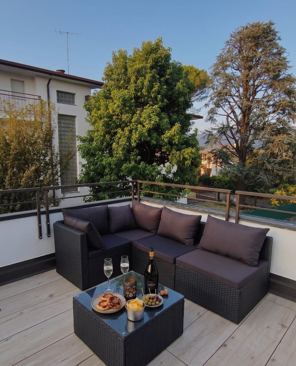 Property building, Summer, Balcony/Terrace, Garden view