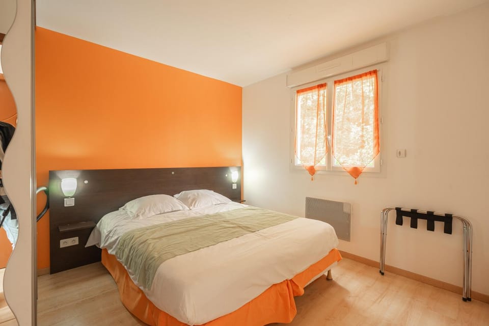 Living room, Bedroom