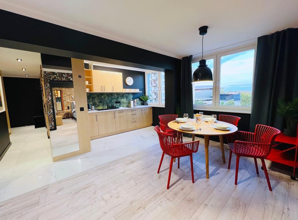 View (from property/room), Dining area, City view, Landmark view, kitchen
