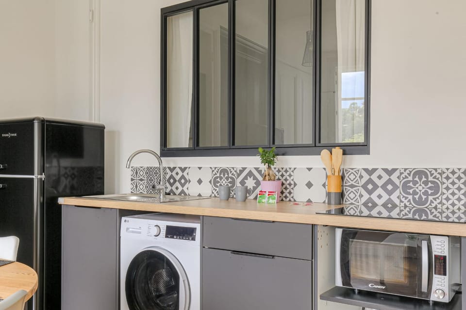 Charmant et Chaleureux proche métro Gratte-Ciel Apartment in Villeurbanne