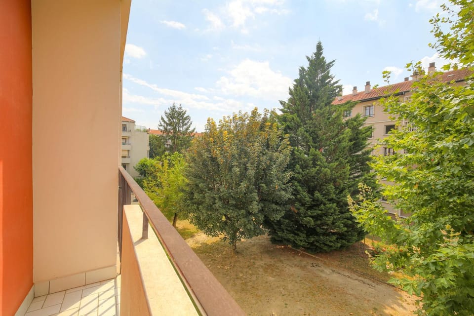 Property building, Facade/entrance, Day, Garden