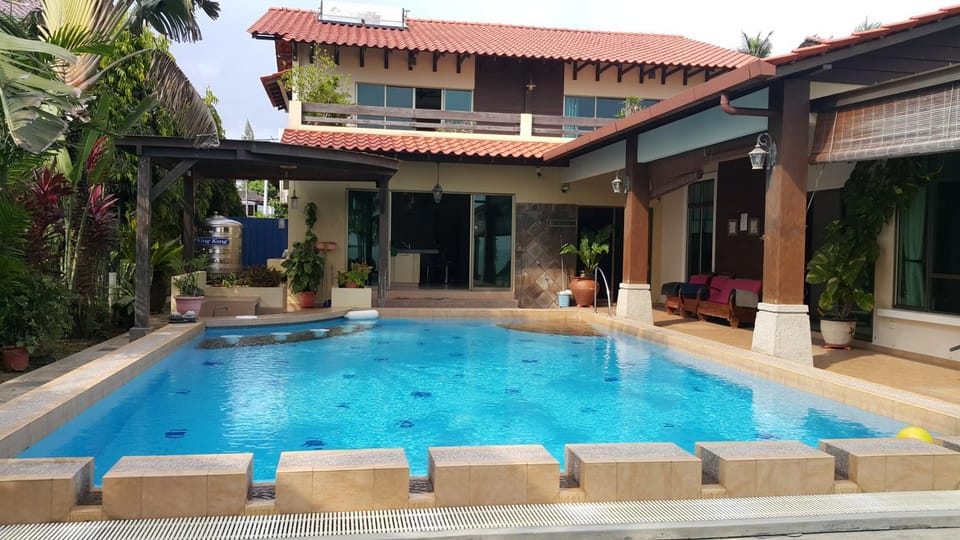 Swimming pool, Swimming pool